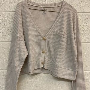 American Eagle long-sleeve crop top